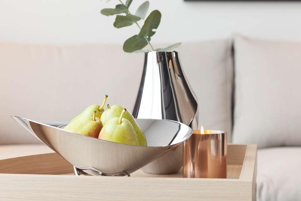 One Global Resorts Green Square Сидней Номер фото Vases and bowls